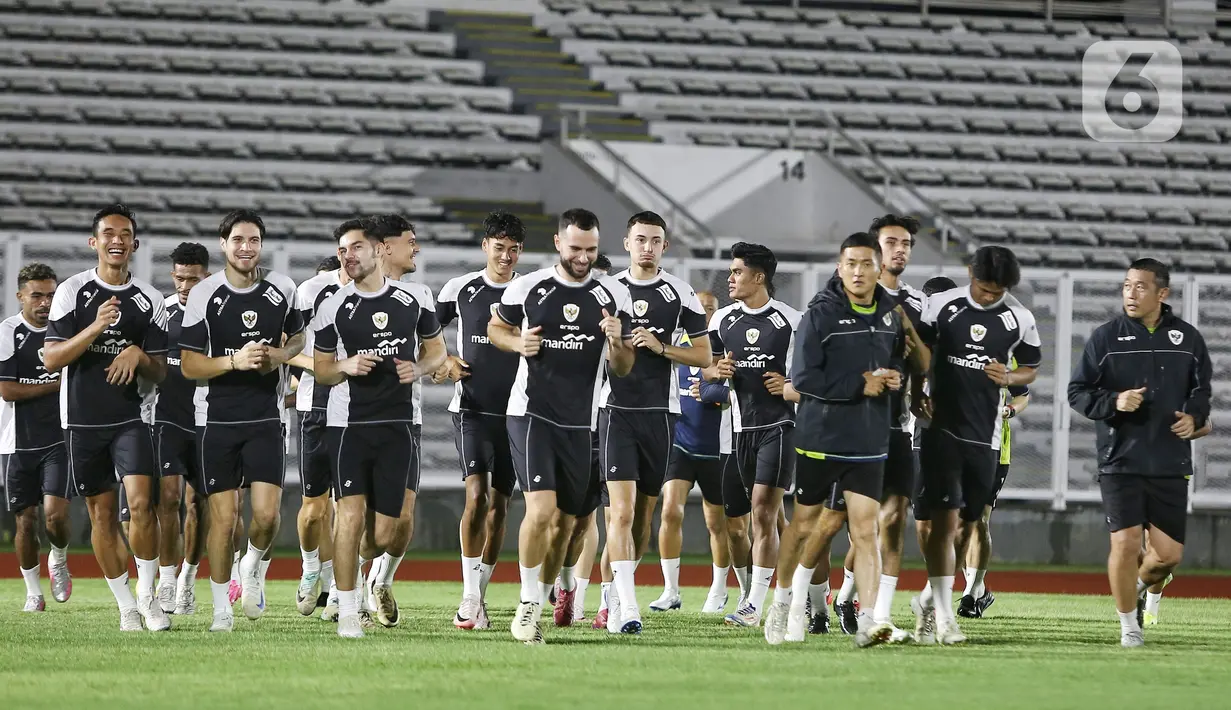 Timnas Indonesia kembali menggelar latihan. Latihan ini bagian persiapan menghadapi Jepang pada lanjutan putaran ketiga Kualifikasi Piala Dunia 2026 zona Asia Grup C. (Liputan6.com/Angga Yuniar)