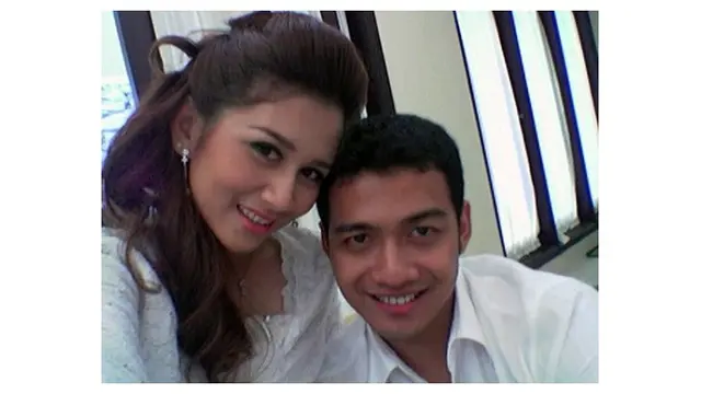 6 Potret Lawas Masa Muda Dine Mutiara Istri Sahrul Gunawan, Disebut Mirip Nike Ardilla