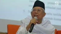 KH. Ma'aruf Amin memberikan keterangan pers terkait fatwa MUI MUI tentang Hukum dan Pedoman Bermuamalah Melalui Medsos, Jakarta, Senin (5/6). (Liputan6.com/Helmi Afandi)