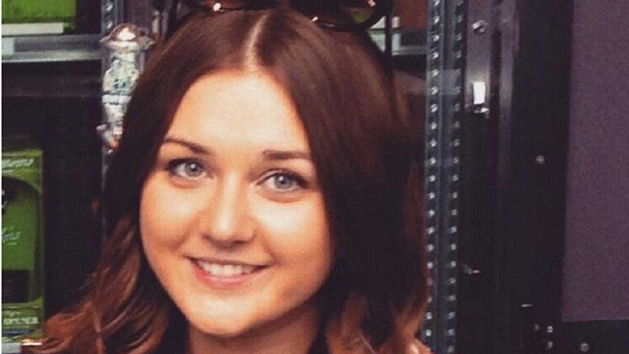 Kepala Gadis Ini Membengkak Akibat Pewarna Rambut 