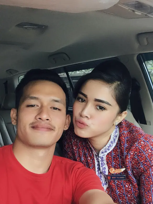 Pramugari Lion Air JT 610 dan Kekasih