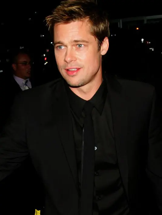 Melansir Aceshowbiz.com, Pitt tengah memulai kehidupan baru tanpa Angelina Jolie. Pola hidup sehat diterapkannya setelah mengalami keterpurukan akibat desakan dari berbagai sisi. (AFP/Bintang.com)