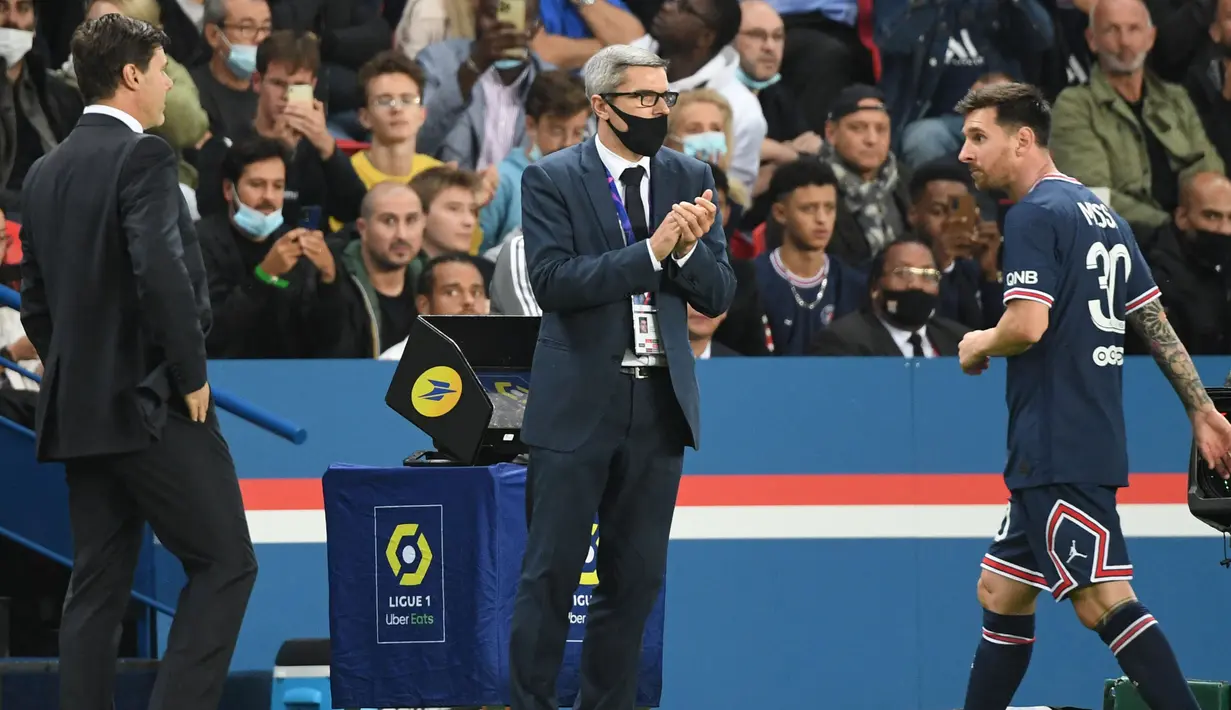 Menjamu Lyon di Parc des Princes, La Pulga tampil sejak menit awal. Berdasarkan statistik Lionel Messi melepaskan empat tembakan yang satu di antaranya menerpa mistar gawang. (AFP/Alauin Jocard)