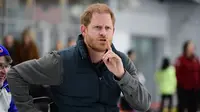 Pangeran Harry, Duke of Sussex dari Inggris, menghadiri kamp pelatihan musim dingin "Invictus Games Vancouver Whistler 2025's One Year to Go" di Whistler, British Columbia, Kanada, 16 Februari 2024. (Dok: AFP)