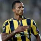 Pemain Fenerbahce, Luis Nani  lahir di Cape Verde, Keluarganya pindah ke Portugal ketika ia masih sangat muda, Nani memutuskan untuk bermain bagi Timnas Portugal walaupun dia memenuhi syarat untuk Cape Verde.  (AFP/Ozan Kose)