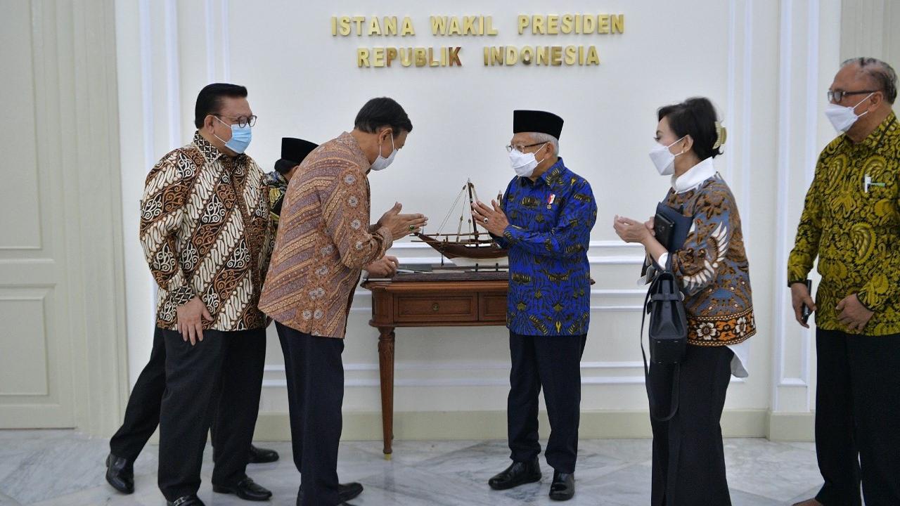 Ketua Dewan Pertimbangan Presiden (Wantimpres) Wiranto bersama 4 anggota lainnya