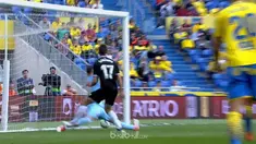 Sevilla menang tipis 2-1 di kandang Las Palmas, Sabtu (17/2), yang membuat mereka mantap di zona Liga Europa. Wissam Ben Yedder me...