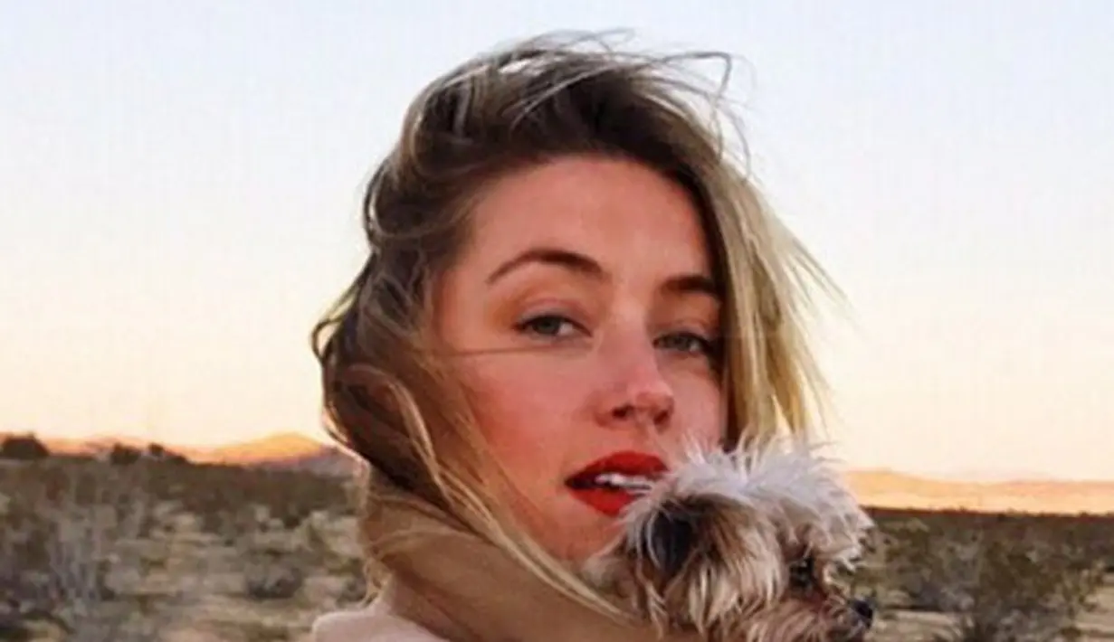 Saat ini mantan istri Johnny Depp tengah mempersiapkan judul film terbarunya bertajuk ‘Aquaman’. Amber Heard akan melewati proses syuting yang berlokasi di Village Roadshow Studios di Queensland, Australia. (Instagram/Amberheard_)