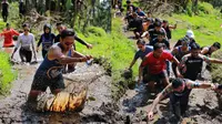 Counterpain Mud Warrior 4 hadir kawasan Puncelling Pass, Ciwidey, Bandung.