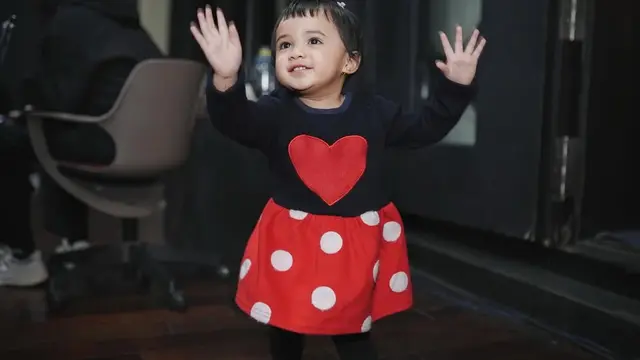 Gaya Kompak Krisdayanti dengan Aurelie Hermansyah dan Amora Lemos Latihan Vokal, Bak Anak Kembar Tiga dengan All Denim