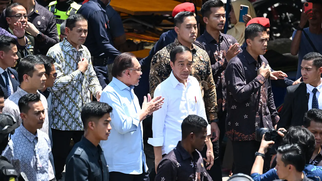 Potret Presiden Jokowi Blusukan ke Pasar di Kuala Lumpur