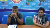 Pelatih PSMP Mojokerto, Redi Suprianto saat memberi keterangan pers (Liputan6.com/Switzy)