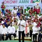 Capres nomor urut 01 Joko Widodo atau Jokowi memberi pidato politik saat kampanye di Probolinggo, Jawa Timur, Rabu (10/4). Jokowi yakin perolehan suaranya bersama Ma'ruf Amin bisa mencapai 70 persen. (Liputan6.com/Pool/Media Jokowi-Amin)
