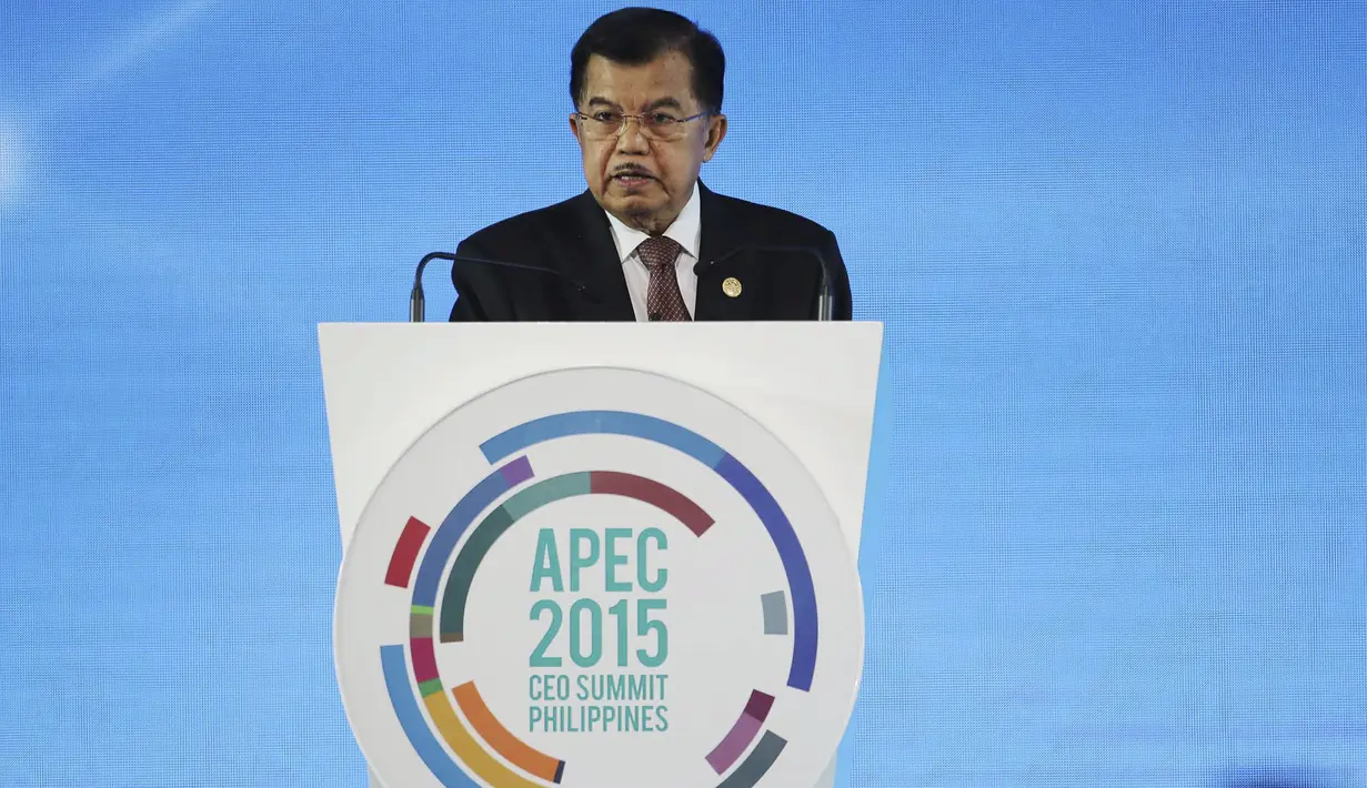 Wakil Presiden Indonesia Jusuf Kalla saat berpidato pada pertemuan Konferensi Tingkat Tinggi (KTT) Tahunan Forum Kerja Sama Ekonomi Asia Pasifik (APEC) di Manila, Filipina, Rabu (18/11/2015) . (REUTERS/Aaron Favila)  