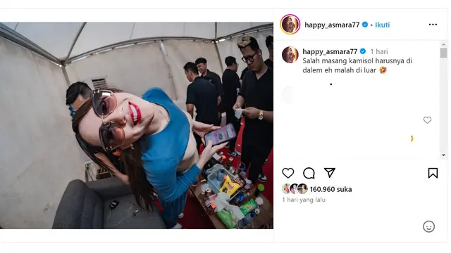 Happy Asmara Pakai Kamisol