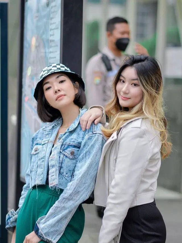 8 Potret Gisella Anastasia Ikut Catwalk di Citayam Fashion Week, Tampil Kece dengan Streetwear