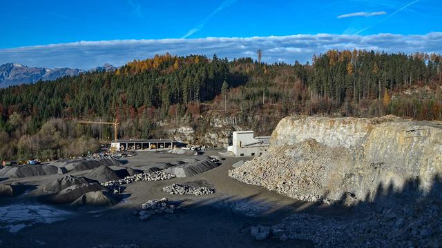 Ilustrasi tambang pasir, bahan galian golongan C