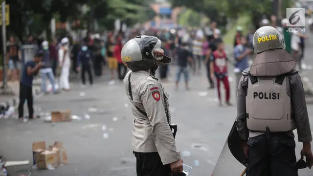 Polisi Tangkapi Massa Aksi di Petamburan