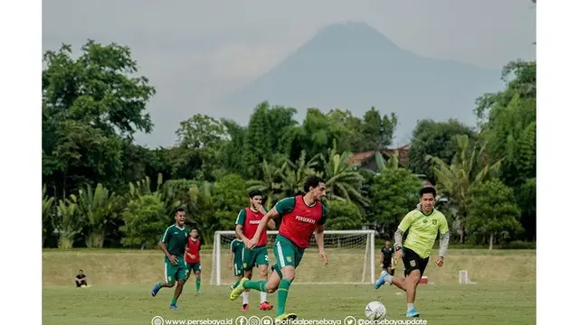 Cetak Dua Gol, Ini 5 Aksi Mahmoud Eid Latihan Serius Bersama Persebaya
