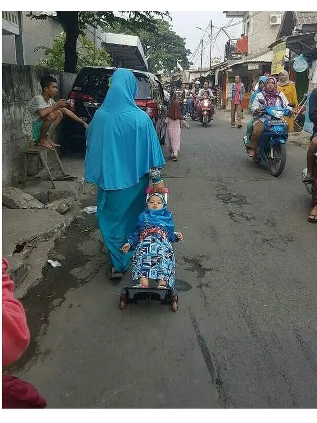 6 Kelakuan Emak-Emak Terlalu Santai Ini Bikin Geleng Kepala