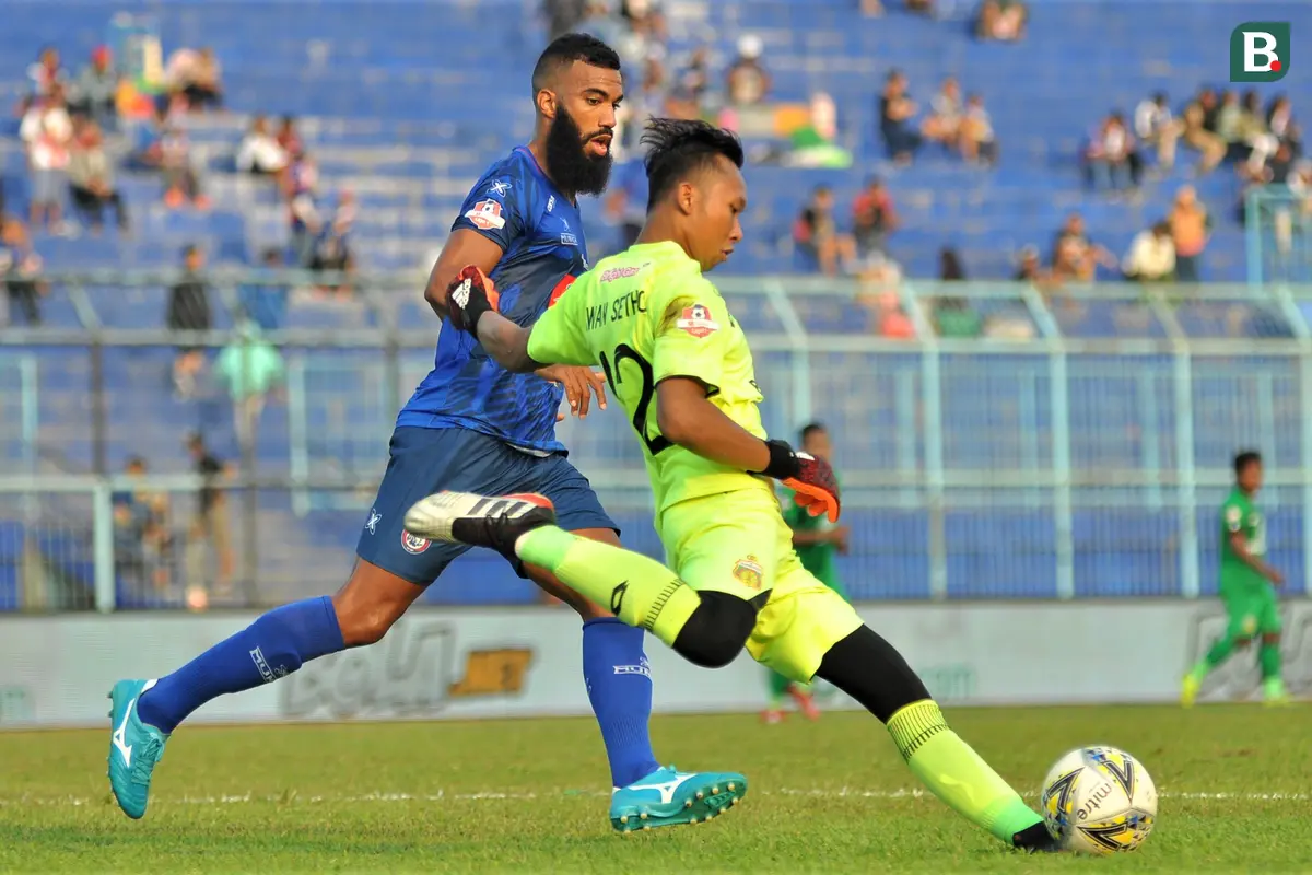 Sylvano Comvalius Vs Awan Seto Rahardjo