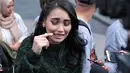 "Enggak apa-apa, biasa aja," kata Ayu Ting Ting singkat di kawasan Tendean, Jakarta Selatan, Kamis (11/1/2018). (Adrian Putra/Bintang.com)
