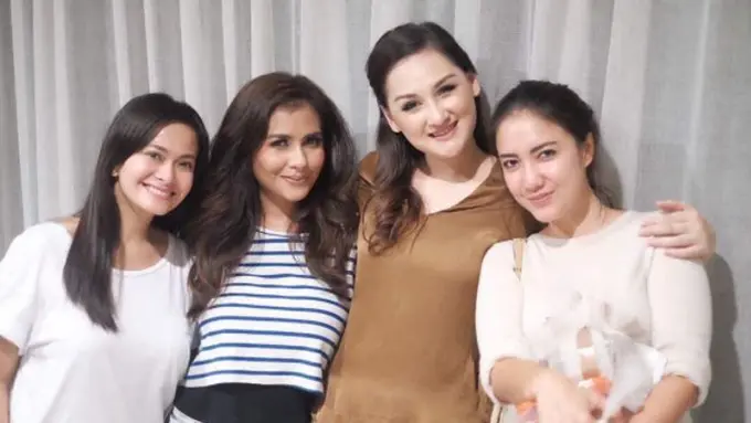 [Bintang] Mona Ratuliu