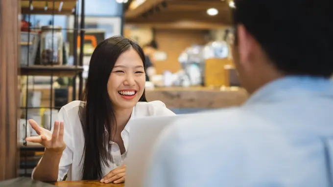 perempuan dan pasangan maret 14