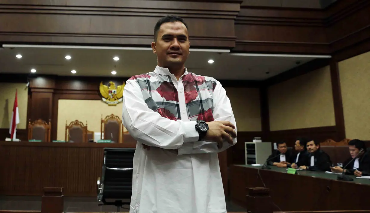 Rasa capek begitu dirasakan oleh Saipul. Apalagi sejak tersangkut kasus, ia tidak ada lagi pemasukan. Ia banyak kehilangan pekerjaannya. Ia berharap setelah keluar dari penjara, bisa kembali bangkit. (Deki Prayoga/Bintang.com)