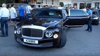 Berlibur, Bangsawan Qatar Pamer Limousine Bentley Terlangka