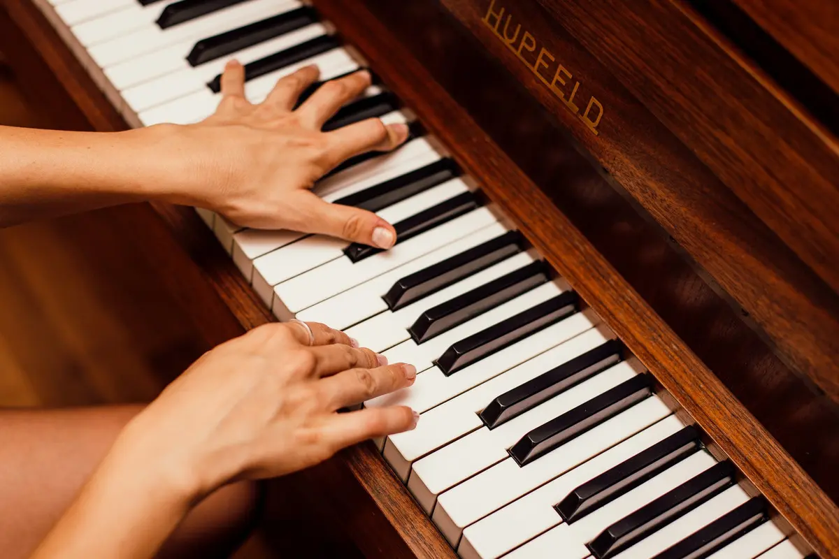 11 Cara Belajar Piano yang Wajib Disimak, Kenali Kunci Dasarnya