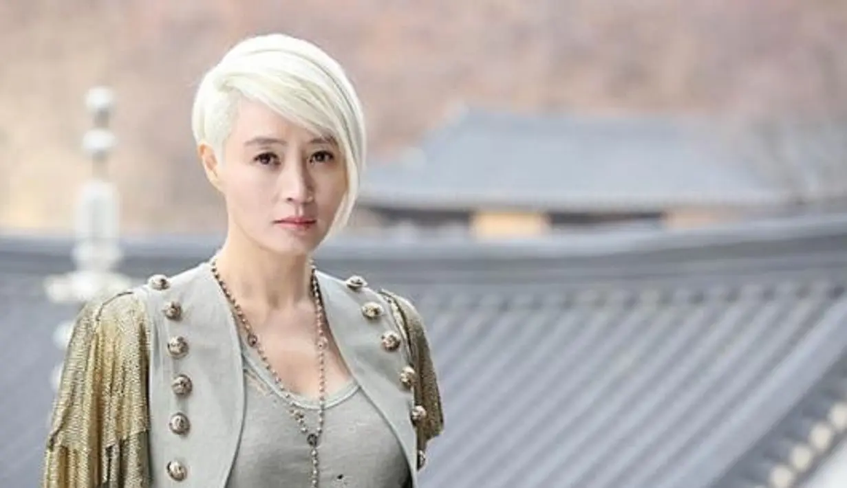 <p>Kim Hye Soo (Kim Hye Soo dalam A Special Lady via: Soompi)</p>