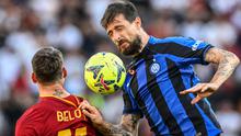 Francesco Acerbi yang kini berusia 35 tahun dan tengah menjalani musim kedua bersama Inter Milan tercatat telah bermain sebanyak 353 laga di Serie A Liga Italia hingga kini. Selain Inter Milan yang dibelanya sejak 2022/2023, ia juga pernah berseragam Chievo, AC Milan, Sassuolo dan Lazio mulai 2011/2012 hingga 2021/2022. (AFP/Vincenzo Pinto)