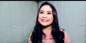 Untuk pertama kalinya, Prilly Latuconsina menyanyi lagu galau di malam grand final GGS mencari bintang. Bagaimana persiapannya?