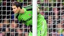 Asmir Begovic – Kiper asal Bosnia ini mencetak gol saat berseragam Stoke City pada 2 November 2013 melawan Southampton. Begovic mencetak gol dari jarak 91,9 meter. (AFP/Glyn Kirk)