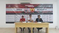 Konferensi pers Persija Jakarta saat menghadapi Selangor FA di Stadion Patriot Candrabhaga, Bekasi, Kamis (6/9/2018). (Bola.net/Fitri)
