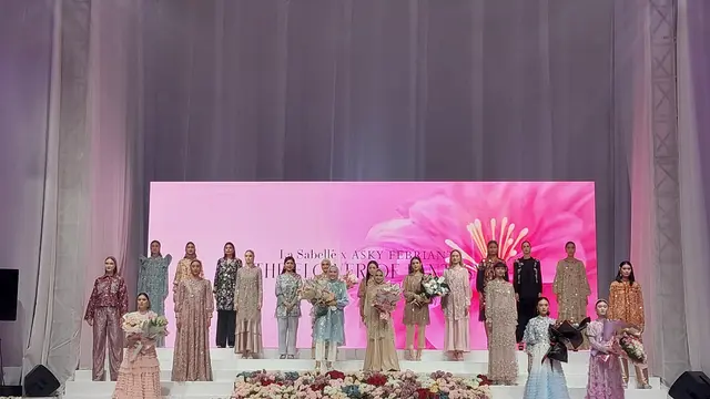 Rachel Vennya jadi muse di acara fashion show [