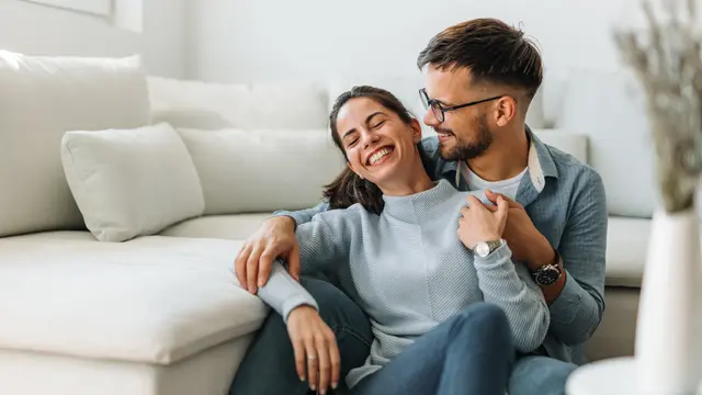 perempuan dan pasangan 4 september