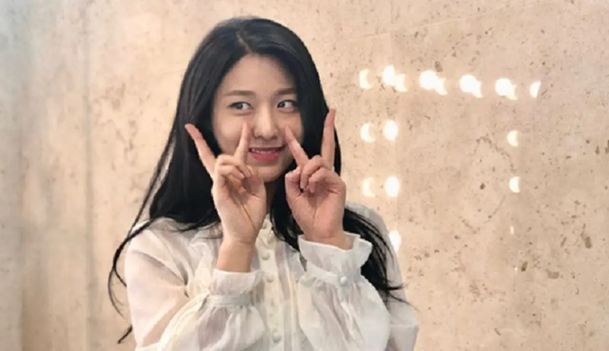 Jadi seorang idol memang punya kelebihan dan kekurangan. Semua hal yang berkaitan dengan seorang idol akan jadi sorotan, salah satunya adalah penampilannya. Dan hal itu yang kini dialami oleh Seolhyun AOA. (Foto: instagram.com/sh_9513)