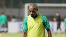 Boaz Solossa tengah melakukan sesi latihan sebelum melawan Vietnam pada laga semi-final AFFcup 2016 di Stadion Pakansari, Bogor, (02/12/2016).  (Bola.com/Nicklas Hanoatubun)