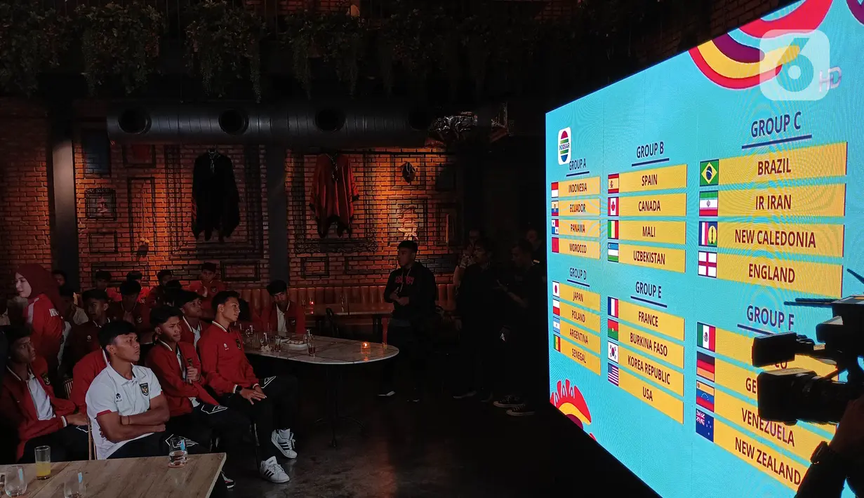 Jakarta International Stadium (JIS), Stadion Gelora Bung Tomo, Surabaya, Stadion Jalak Harupat Bandung, dan Stadion Manahan Solo akan menjadi saksi sejarah pelaksanaan Piala Dunia U-17. (Liputan6.com/Helmi Fithriansyah)