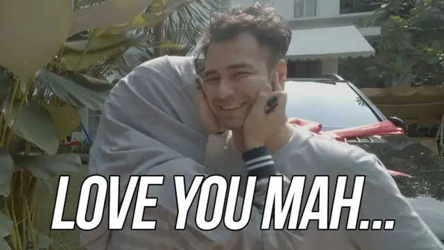 Raffi Ahmad berikan hadiah mobil untuk ibunya (YouTube/Rans Entertainment)