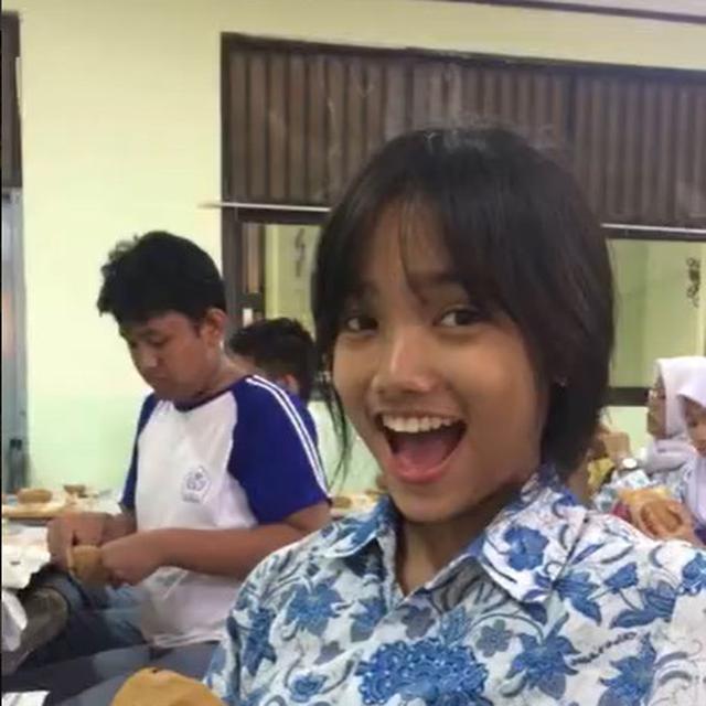 6 Potret Fuji Adik Bibi Ardiansyah saat Masa Sekolah, Bikin Pangling