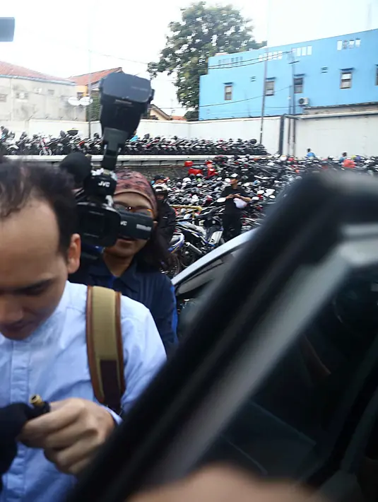 Setelah melihat bukti perselingkuhan, Egi marah. Ia bahkan mengatakan bahwa calon istrinya itu tidak memiliki hati. Padahal, Egi baru saja melamar. (Nurwahyunan/Bintang.com)