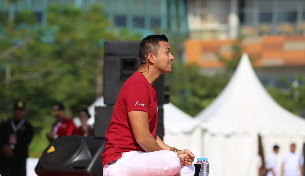 Darah lancar yang mengalir di wajah itu yang membuat kecantikannya semakin terpancar. Oksigen dan nutrisi yang dibawa darah, akan membuat radikal bebas menjauh. (Adrian Putra/Bintang.com)