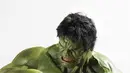 Susahnya kalau jadi Hulk ketika ingin permen. (boredpanda.com)