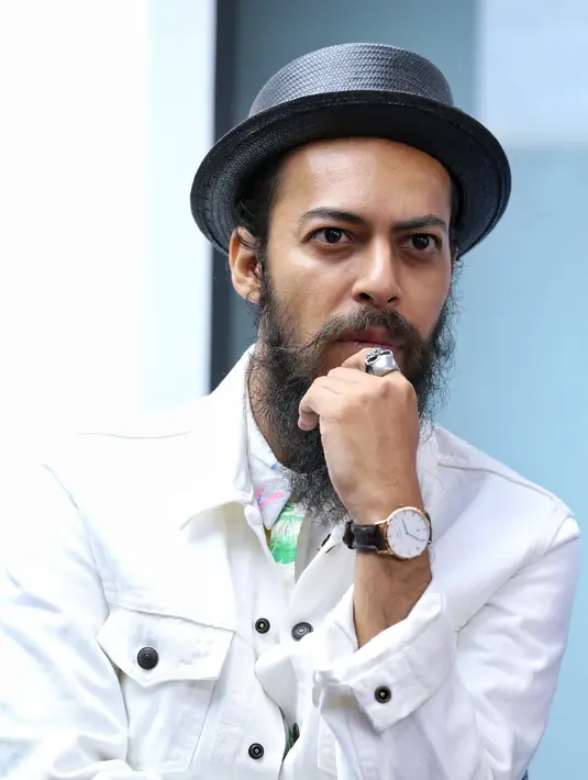 Mantan presenter musik ini berpendapat bahwa perkembangan fesyen mengitu segala perkembangan manusia. (Adrian Putra/Bintang.com)