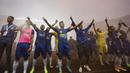 Para pemain PSIS merayakan kemenangan atas Martapura FC pada laga perebutan tempat ketiga Liga 2 di Stadion GBLA, Bandung, Selasa (28/11/2017). PSIS menang 6-4 atas Martapura FC. (Bola.com/Vitalis Yogi Trisna)
