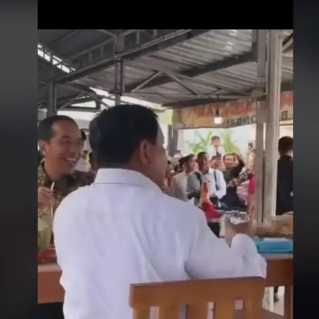 Ria Ricis Sela Obrolan Prabowo Subianto dan Jokowi untuk Minta Kerupuk, Auto Dilirik Paspampres.  foto; TikTok @ransdailyupdate