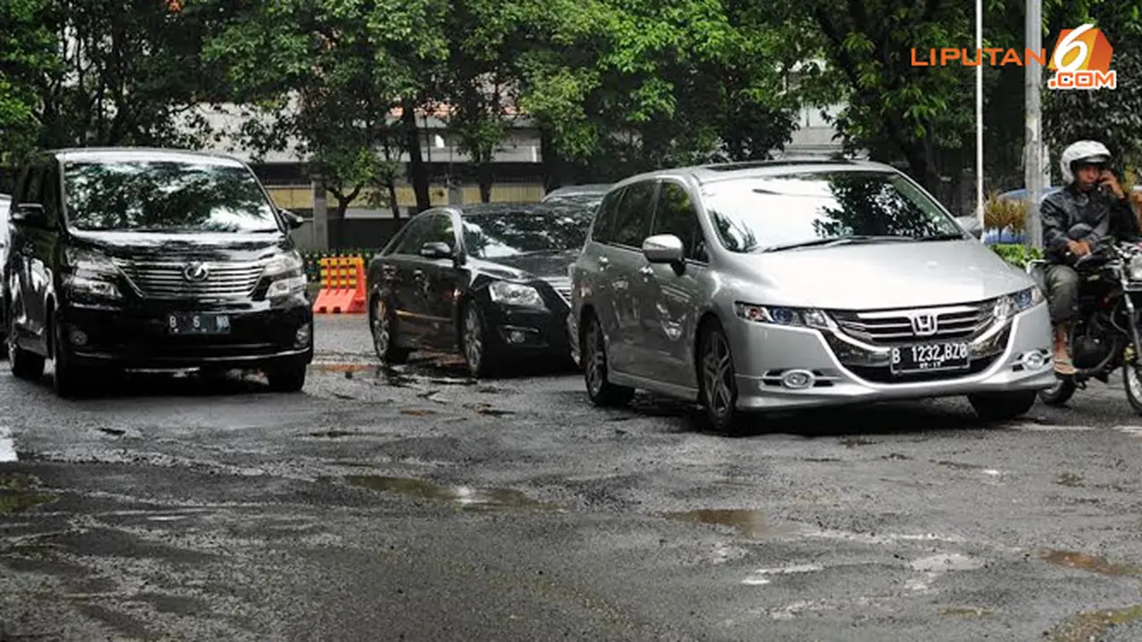 jalan-rusak-140206b.jpg